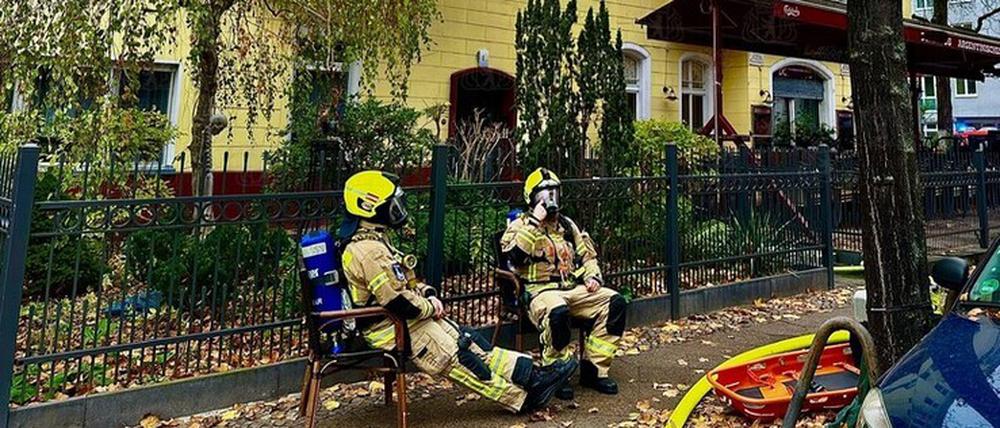 Die Berliner Feuerwehr rückte wegen eines Feuers nach Steglitz aus.