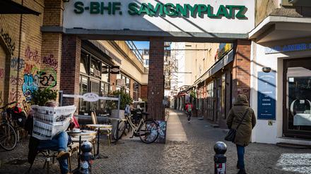 Berlin City-West, Savignyplatz.