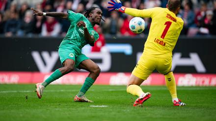 Futkeu schließt den Konter nicht gut ab.