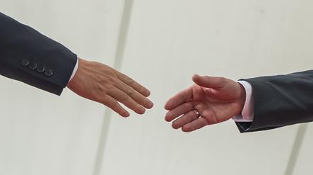 Shake Hands: Auf der Suche nach dem Kompromiss