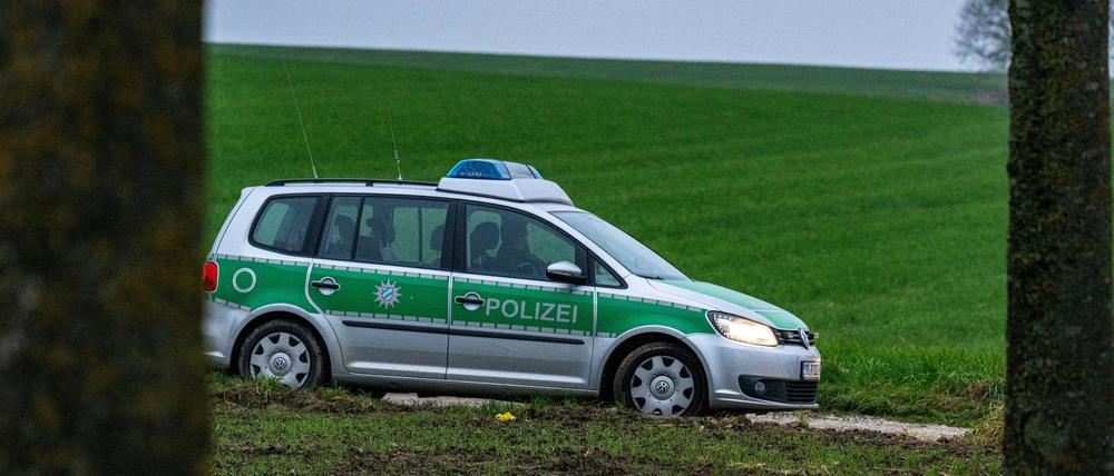 Nähere Informationen zu Tathergang und Motiv lagen zunächst nicht vor.