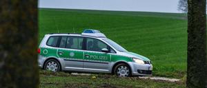 Nähere Informationen zu Tathergang und Motiv lagen zunächst nicht vor.