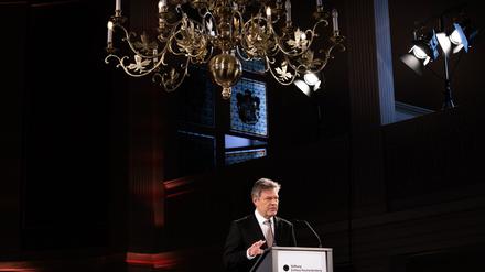 Wo war Bundeswirtschaftsminister Robert Habeck (Grüne) beim Mauerfall vor 35 Jahren? Er hat das historische Ereignis verschlafen und als Zivildienstleistender erst am nächsten Morgen davon erfahren.