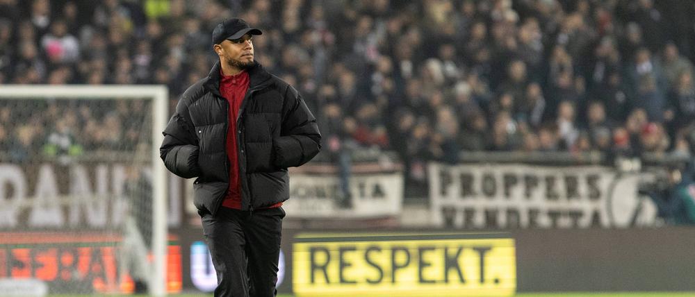 Bayerns Trainer Vincent Kompany setzt seinen klaren Fokus auf das Offensivspiel und lässt zuweilen riskant verteidigen.