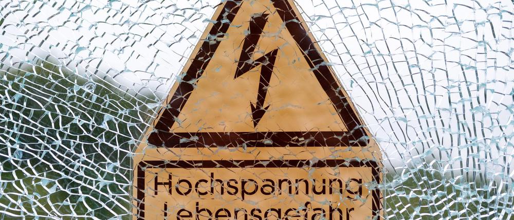 In Senftenberg sind zwei Männer auf einen Güterzug geklettert, der anfuhr. (Symbolbild)