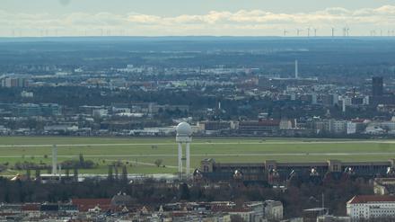 Das Tempelhofer Feld von oben – soll hier gebaut werden? 