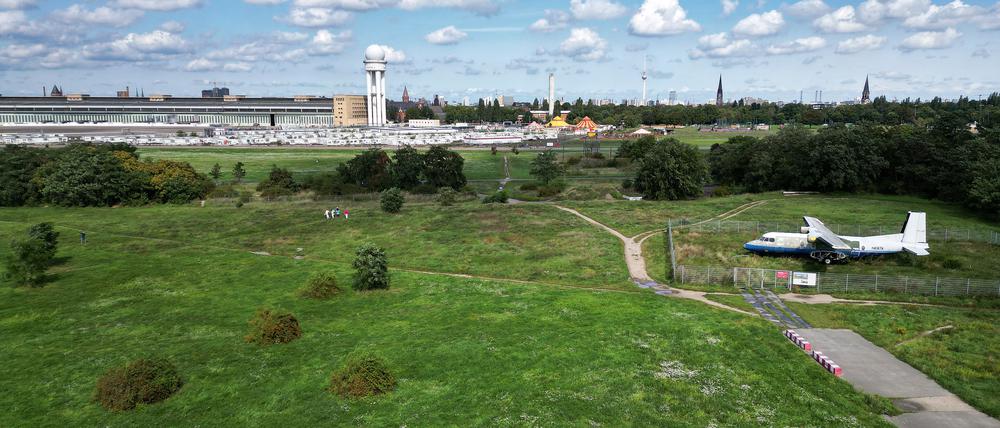 Die Senatsverwaltung für Stadtentwicklung hat für die Zukunft des Tempelhofer Feldes einen Ideenwettbewerb ausgelobt.