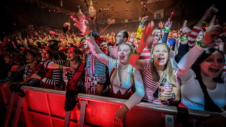 Karnevalsparty am Samstag. 