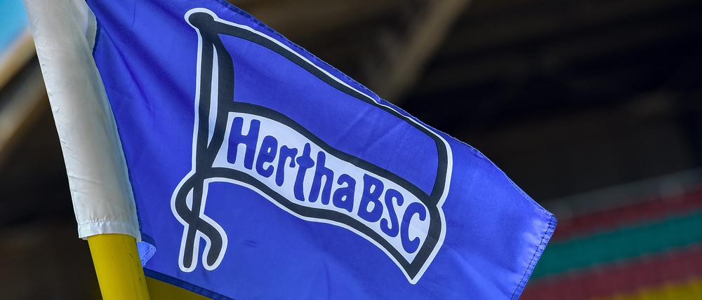 20.05.2024, xlakx, Fussball Deutsche A-Junioren Meisterschaft, Hertha BSC Berlin - Borussia Dortmund emspor, v.l. Logo,Hertha BSC Eckfahne DFL/DFB REGULATIONS PROHIBIT ANY USE OF PHOTOGRAPHS as IMAGE SEQUENCES and/or QUASI-VIDEO Daniel Lakomski / Jan Huebner Berlin *** 20 05 2024, xlakx, Soccer German A Junior Championship, Hertha BSC Berlin Borussia Dortmund emspor, v l Logo,Hertha BSC corner flag DFL DFB REGULATIONS PROHIBIT ANY USE OF PHOTOGRAPHS as IMAGE SEQUENCES and or QUASI VIDEO Daniel Lakomski Jan Huebner Berlin
