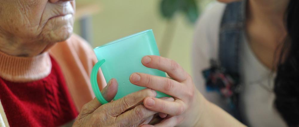 Vor allem Ältere leiden im Sommer unter hohen Temperaturen. Frauen haben unter Hitzewellen noch mehr zu leiden als Männer, hat das Landesstatistikamt ermittelt.