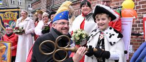 Schlüsselübergabe und Eröffnung der Karnevalssaison durch Oberbürgermeister Mike Schubert.