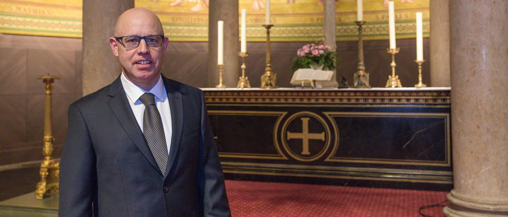 Björn O. Wiede in der St. Nikolaikirche am Alten Markt.
