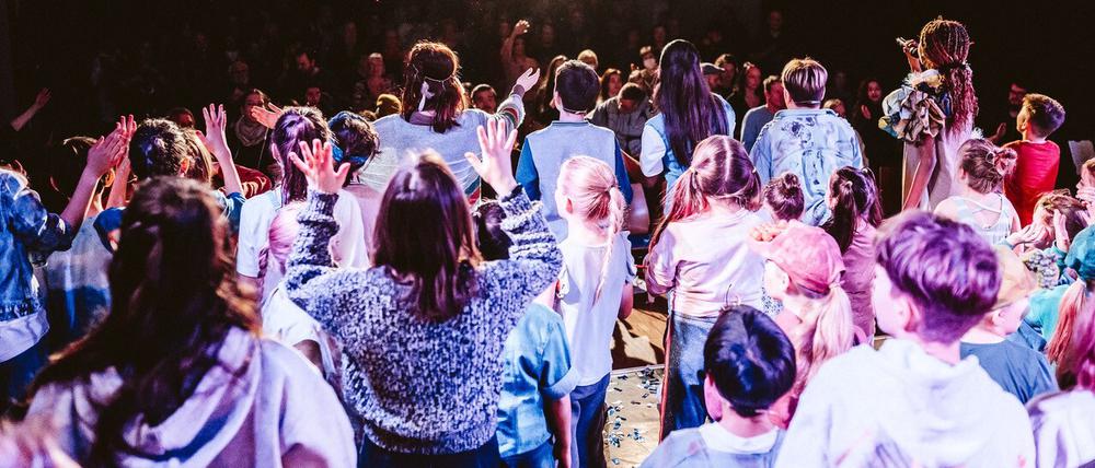 Kindern Chancen geben: Ein Schwerpunkt von Bluboks liegt auf künstlerischen Projekten wie Theateraufführungen