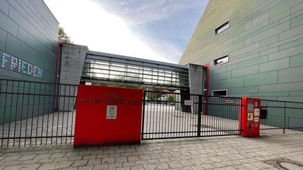 Schule an der Jungfernheide in Berlin Siemensstadt Spandau an der Siemensbahn Lenther Steig