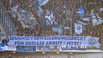Die Fanszene des Karlsruher SC äußert ihre Meinung zum Zeugnisverweigerungsrecht.