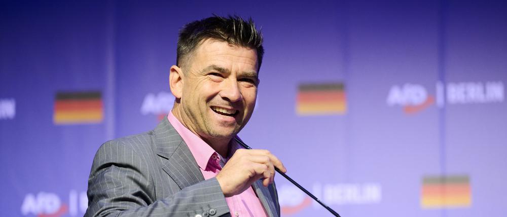 Arne Raue, bisher parteiloser Bürgermeister der Stadt Jüterbog, tritt in die AfD ein. Sympathien für die Partei hatte er schon gezeigt, wie hier bei einem Grußwort beim Landesparteitag der Berliner AfD in seiner Stadt im Oktober. (Archivbild)