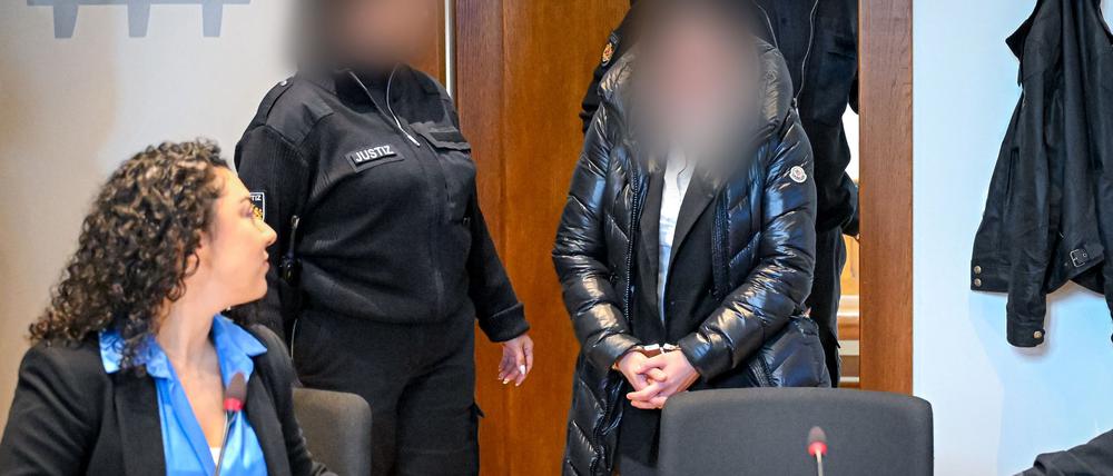 Vor dem Bremer Landgericht hat der Prozess um einen spektakulären Millionendiebstahl begonnen.