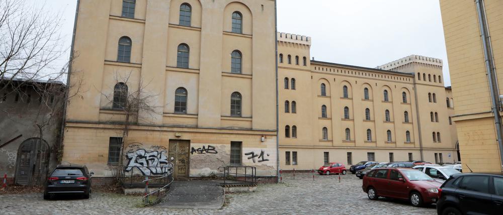 Seit Januar war die Fassadenbeleuchtung des Persiusspeichers auch tagsüber eingeschaltet.