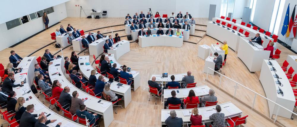 Die Diäten der Brandenburger Landtagsabgeordneten steigen automatisch. (Archivbild)