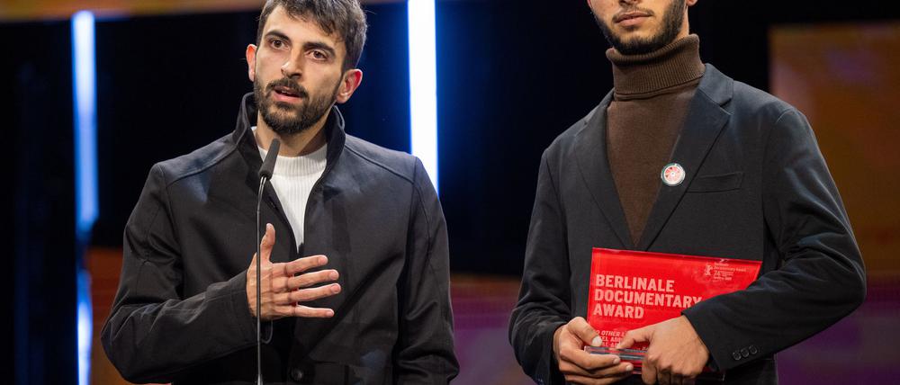 Yuval Abraham und Basel Adra wurden nach der Vorstellung von „No Other Land“ in die Akademie der Künste digital zugeschaltet. (Archivbild)