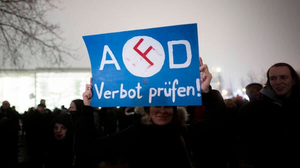 Eine Demonstration in Berlin nach Veröffentlichung des „Correctiv“-Berichts Anfang 2024.