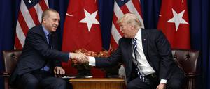 US-Präsident Donald Trump und Präsident Recep Tayyip Erdogan können gut miteinander (Archivbild aus dem Jahr 2017).