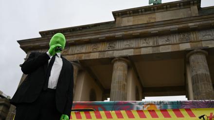 Schauspieler Eidinger befürchtet Insolvenzen im Kulturbereich. 