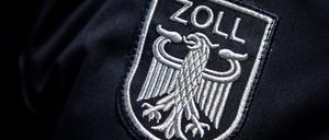 Der Zoll beschlagnahmte Munitionen und Bargeld.