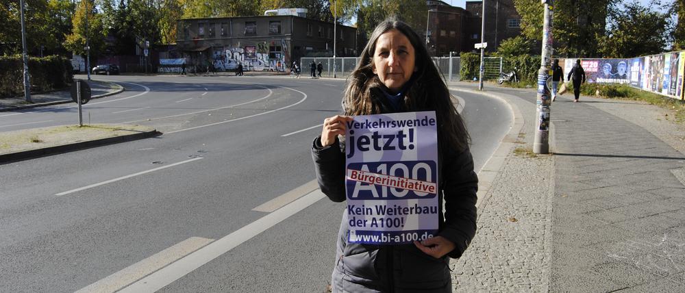 Briti Beneke von der Bürger*innenInitiative A100 kämpft gegen den Weiterbau der Autobahn A100 in Berlin.