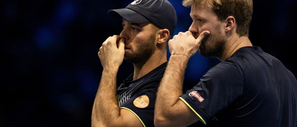 Die Absprachen klappen: Tim Pütz (l) und Kevin Krawietz (r) stehen beim Saisonfinale im Halbfinale.