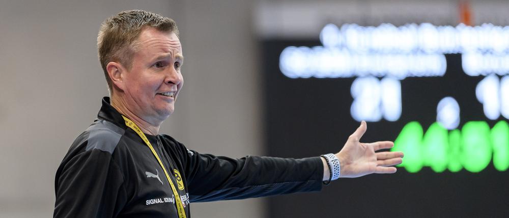 Trainer André Fuhr soll Handballerinnen psychologisch terrorisiert und eingeschüchtert haben. 