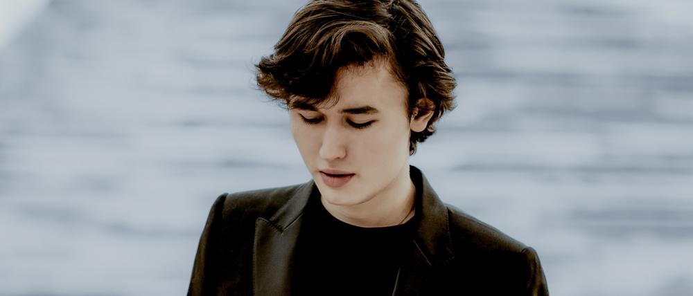 Daniel Lozakovich, Credit: Lyodoh Kaneko Deutsche Grammophon