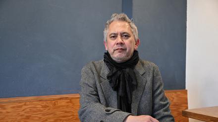 Autor André Kubiczek im November 2024 in Babelsberg.