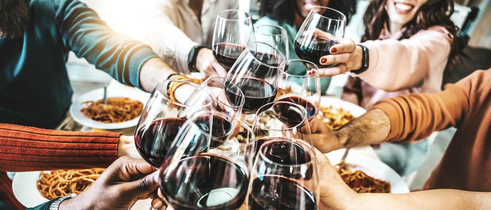 Italienische Lebensart. Jungunternehmer arbeiten an alkoholfreien Alternativen zu herkömmlichen Weinen.