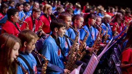 Rund 500 Musikschülerinnen und -schüler treten im Rahmen des Programms „Klasse:Musik für Brandenburg“ in Potsdam auf.