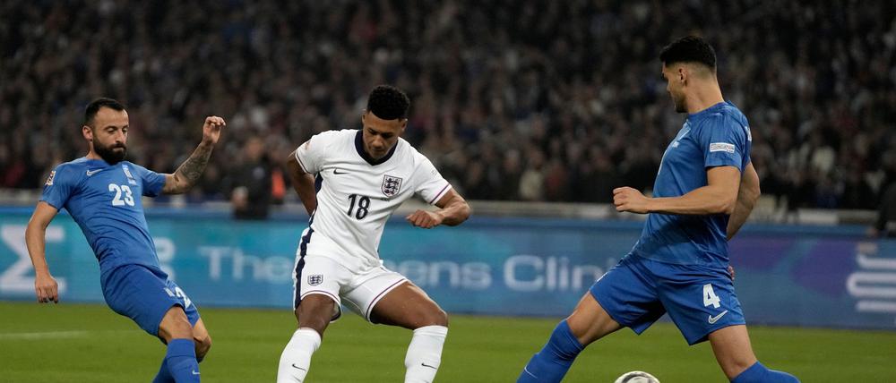 Ollie Watkins (M) erzielte das 1:0 für England in Athen.