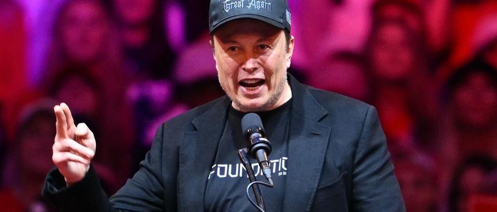 Tesla und SpaceX CEO Elon Musk bei einer Wahlkampfveranstaltung von Trump. 