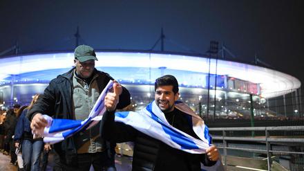 Friedlich nach Hause. Israelische Fans nach dem Spiel.