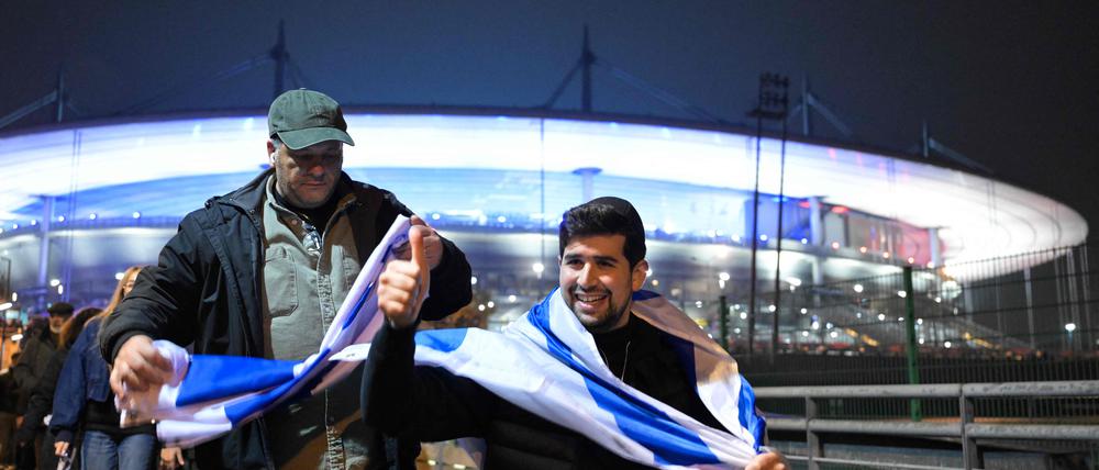 Friedlich nach Hause. Israelische Fans nach dem Spiel.