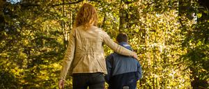 Identifikation und Abgrenzung von der Familie und der genetischen Herkunft sind wichtige Schritte auf der Suche nach der eigenen Identität.