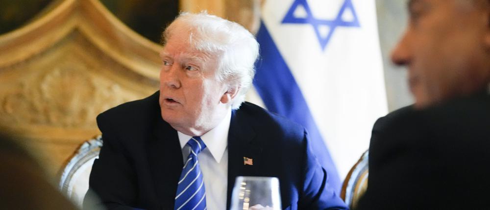 Sie planten Weltpolitik schon vor dem Wahlsieg: Donald Trump und der israelische Ministerpräsident Benjamin Netanjahu im Juli in Mar-a-Lago, Florida.