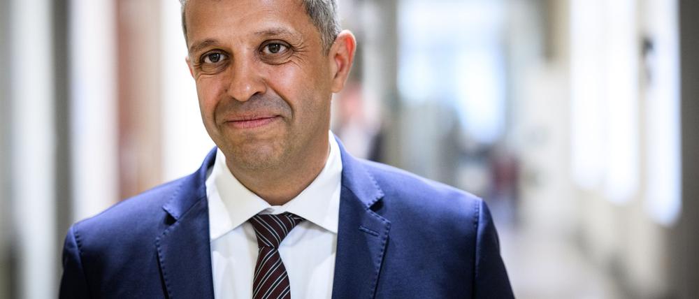 SPD-Fraktionschef Raed Saleh will, dass die Arbeit der Brückenbauer in Berlin weitergeht. (Archivbild)