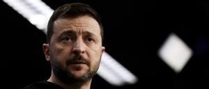 In fast 1.000 Tagen Krieg mit Russland haben ausländische Staaten und Organisationen der Ukraine bereits mit mehr als 100 Milliarden US-Dollar unter die Arme gegriffen. 
