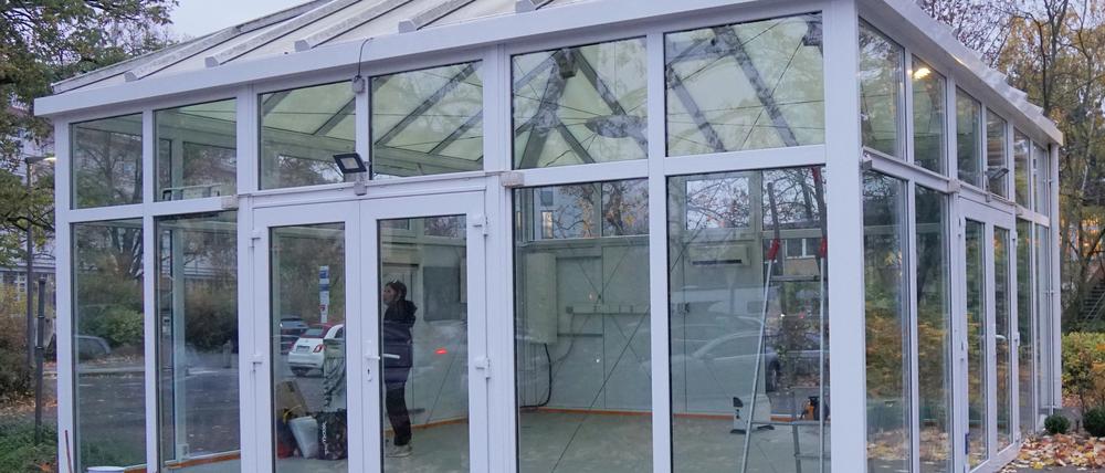 Ein früherer Verkaufspavillon für Blumen in Berlin-Wilmersdorf wird künftig ganz anders genutzt.