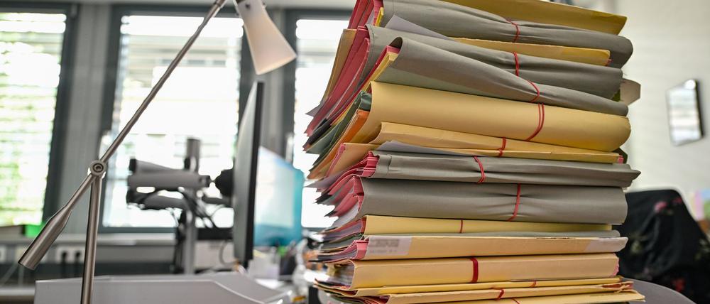 Künstliche Intelligenz soll absehbar bei Massenverfahren eingesetzt werden und so Arbeitsaufwand sparen. (Symbolbild)