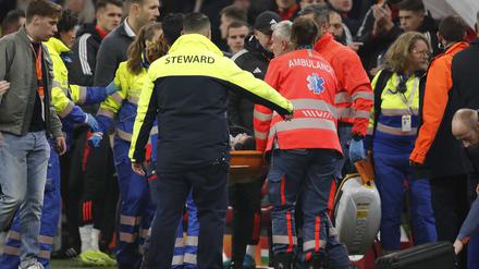Beim Spiel in Amsterdam ist es zu einem medizinischen Notfall gekommen.