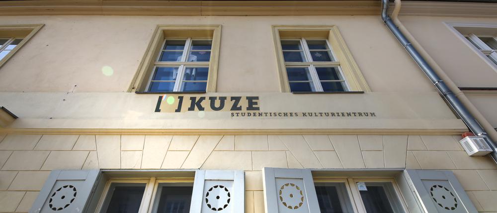 Die Zukunft des studentischen Kulturzentums (Kuze) ist ungewiss: Allen Mitarbeitenden wurde fristlos gekündigt, Ersatz ist noch nicht in Sicht.