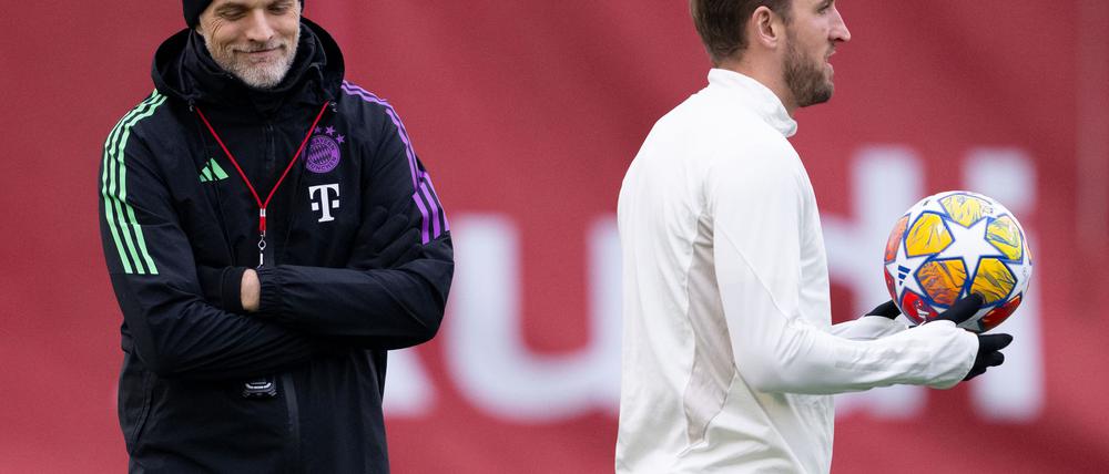 Harry Kane (r) arbeitet bald wieder mit Thomas Tuchel (l) zusammen.
