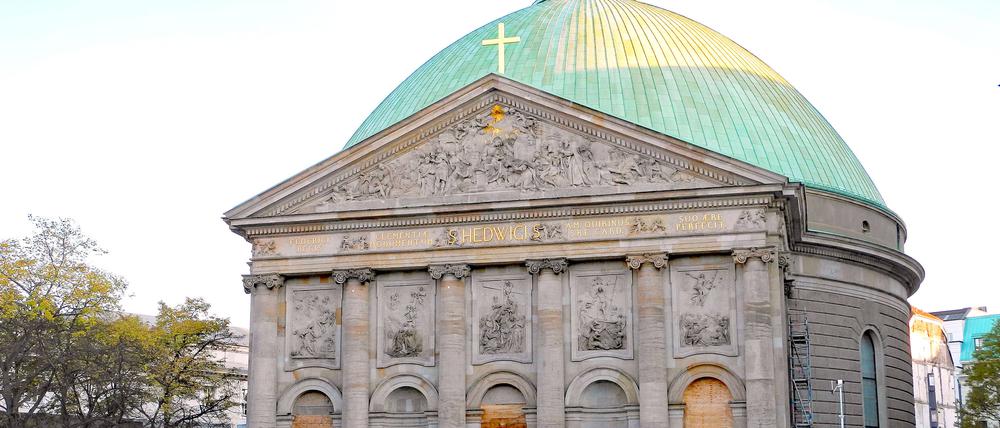 Die Hedwigs-Kathedrale am Bebelplatz in Mitte.