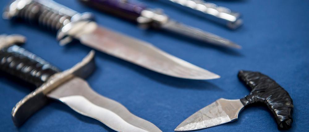 Der Berliner Senat kündigte Messer-Verbote an. (Symbolbild)